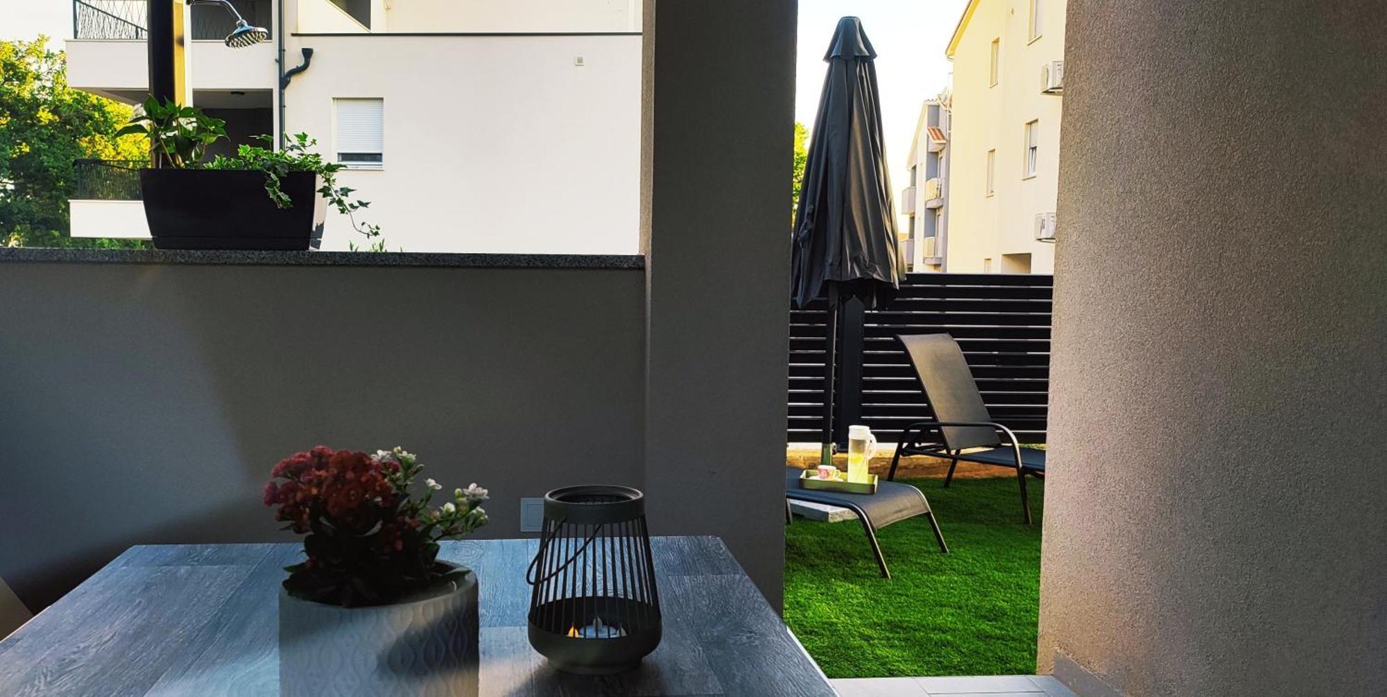 Sunny Oasis Apartment - High Ground Floor With Sunny Terrace & Private Garden!! Medulin Exterior foto